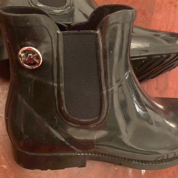 🦊 Michael Kors short rain boot. - Picture 6 of 6